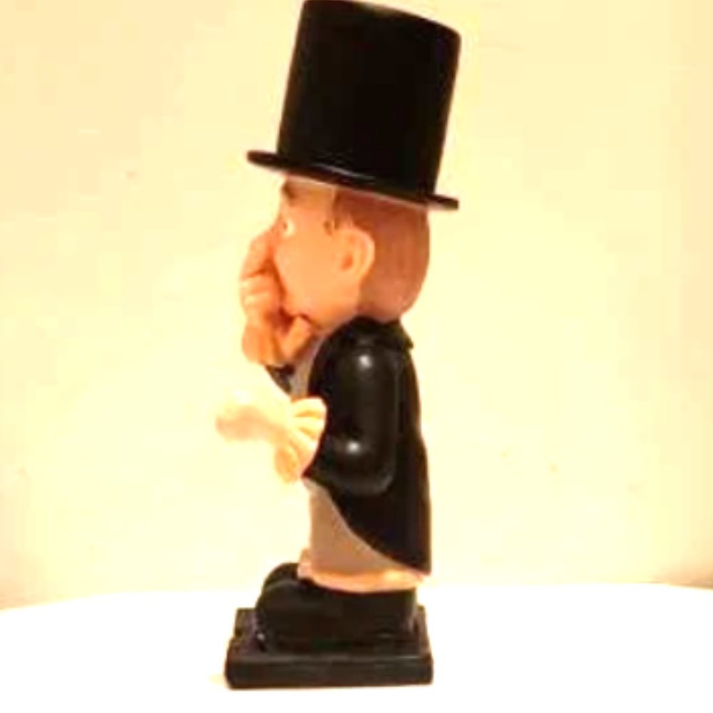 Adorable Bathroom Butler Holding Nose Figurine - Picture 4 of 5